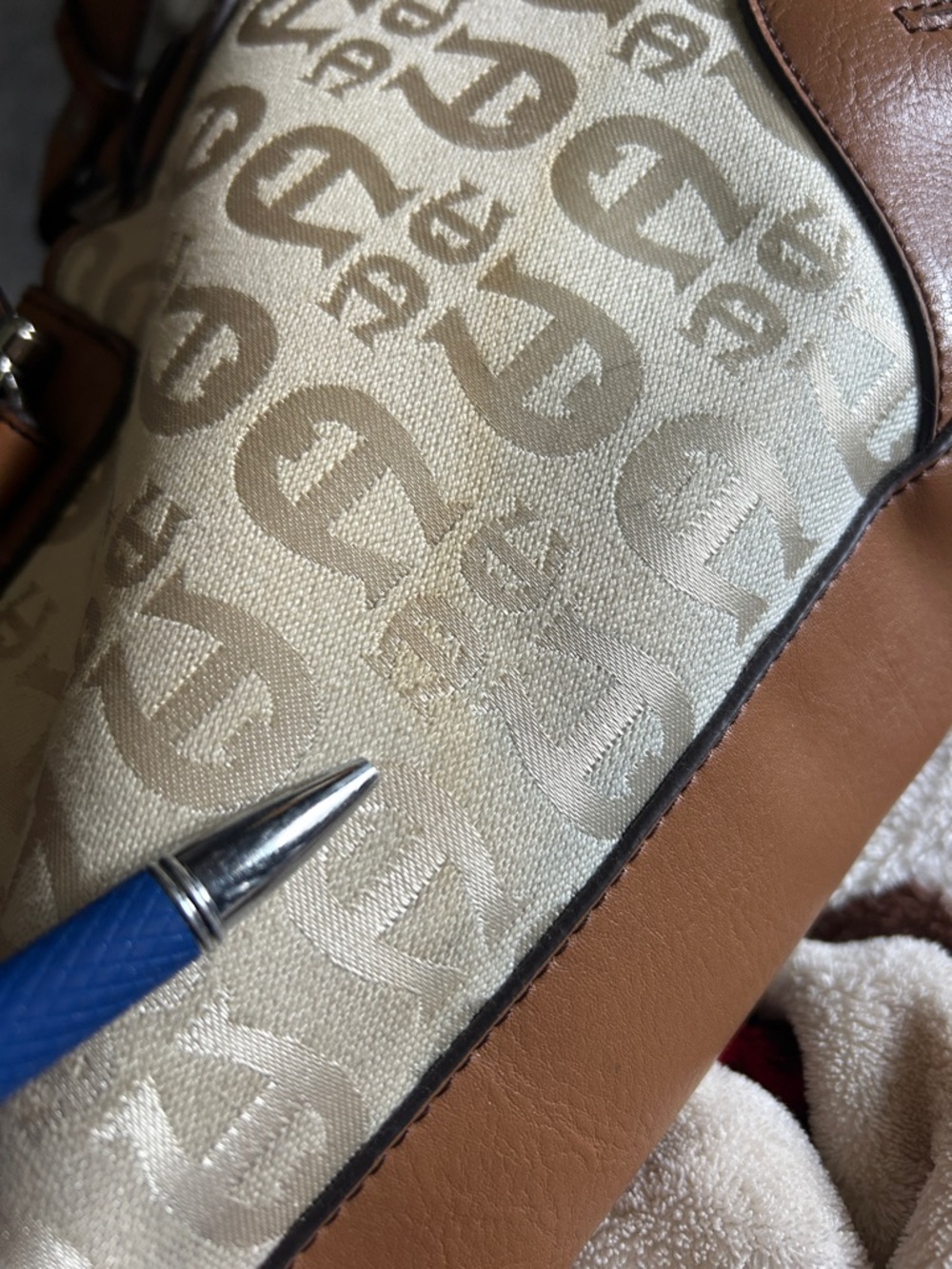 Aigner Classic Tan & Cream Tote Handbag - Designer-Inspired Women’s Bag - Picture 7 of 10